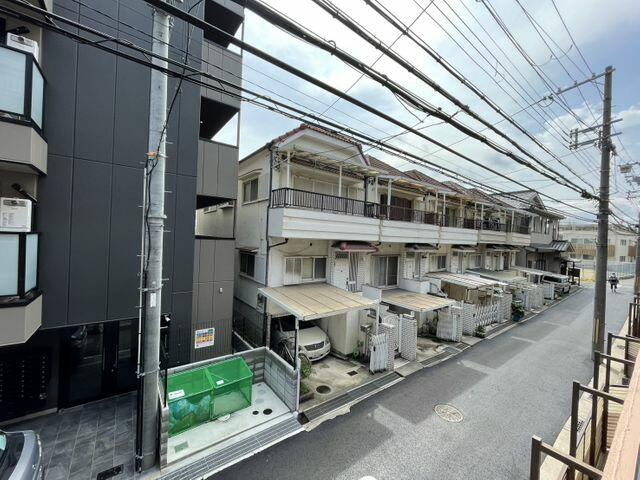 今から春まで」冬服からシフトする上手な選び方｜Deuxieme