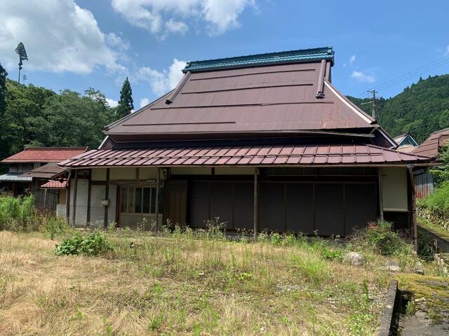 Cheap house for sale in Higashiomi, Shiga