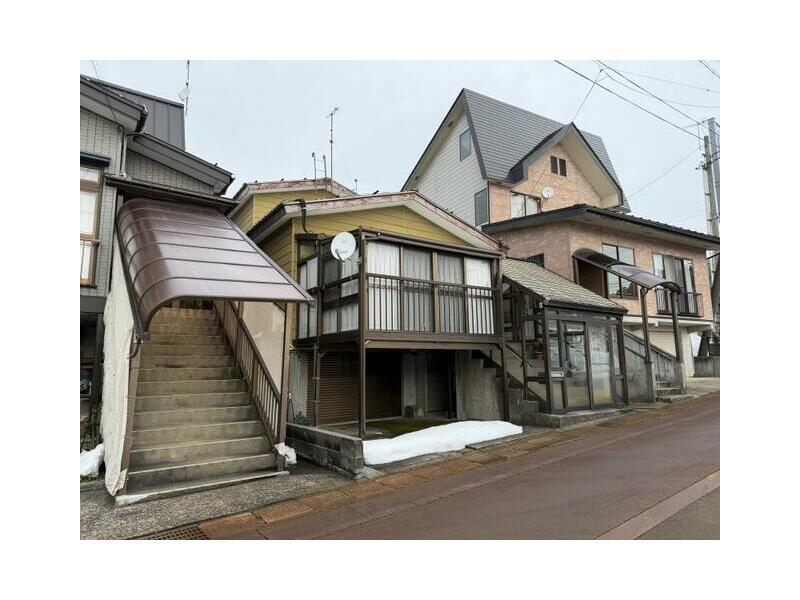 Ojiya City, Toei 3-chome (Ojiya Station) 2-story 7K