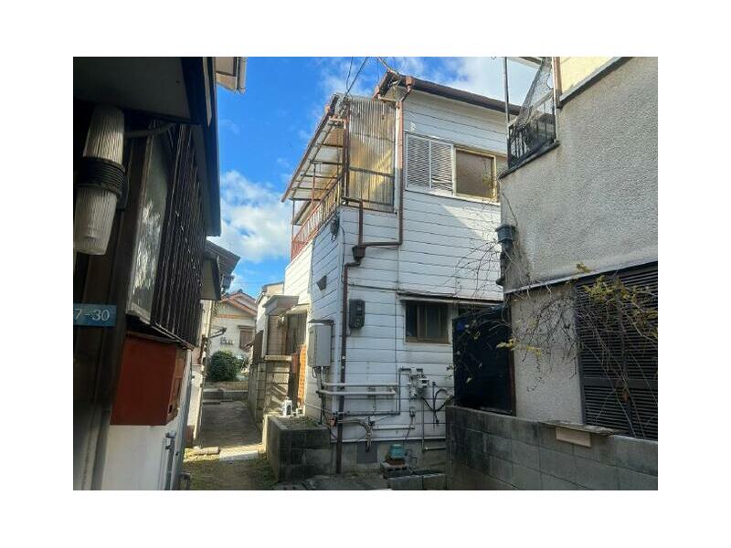 Kanda-cho, Matsuyama-city (Mitsu station) 2F 3DK

1,800,000 yen