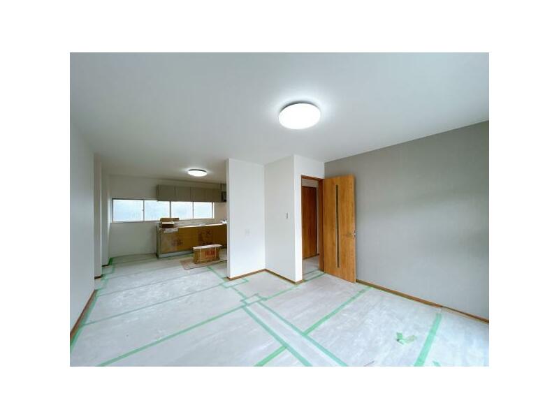 Yonago City Kamigoto 5-chome (Sanbonmatsuguchi Station) 2F 4LDK

1,399,000 yen