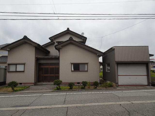 Cheap house for sale in Nakanikawa, Toyama