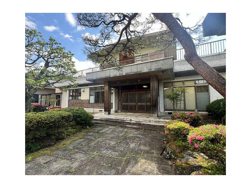 Ishiodani-cho, Sabae City (Nishi-Sabae Station) 2-story building, 9LDK