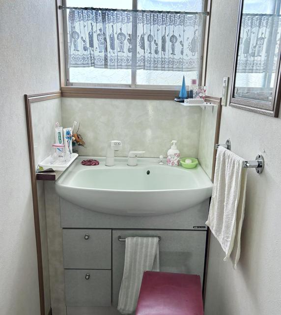 Mukaihigashi-cho, Onomichi City (near Onomichi Station) 2-story building, 5 bedrooms, living room, dining room, kitchen &mdash; photo 8