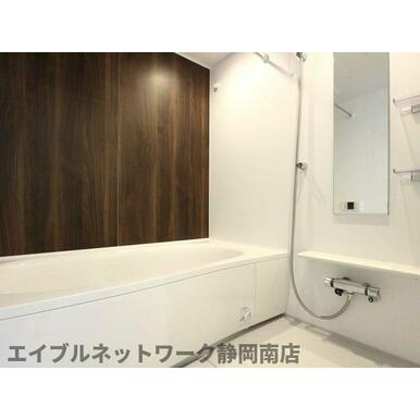 コンパクトで使いやすいお風呂です