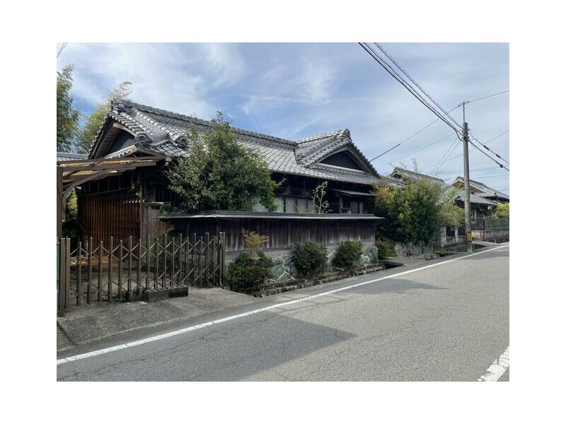 Tsu City, Ishi Town Nabe (Kawai Takaoka Station) 2-story 7DK