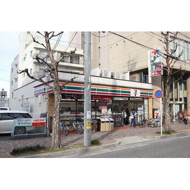 セブンイレブン名古屋菊井2丁目店 距離：55m