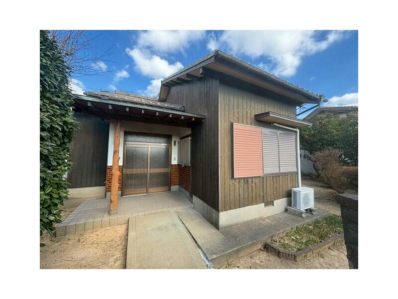 Wakamatsu Ward, Kitakyushu City, Shudara 2-chome (Wakamatsu Station) 2-story building 5DK