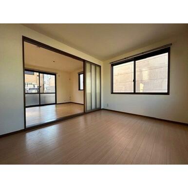 【LDK】角部屋なので2面採光です!