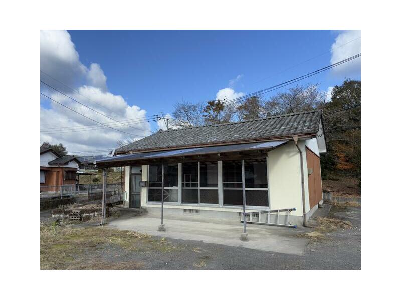 Ebino City, Oaza Okamatsu (Kyomachi Onsen Station) Single-story building 4DK