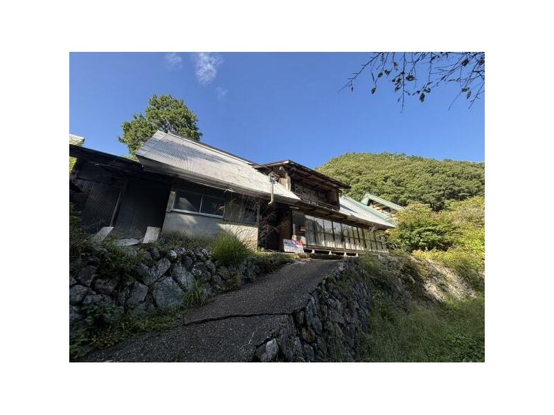Yamanashi-shi, Yamanashi Kirisaki (Yamanashi-shi Station) 2F 7LDK

2,480,000 yen