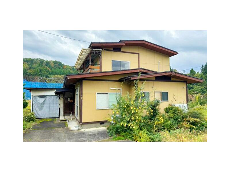 22 minutes by bus from Yamagata Shinkansen "Oishida" Station, 3 minutes on foot from Tamachaya-mae