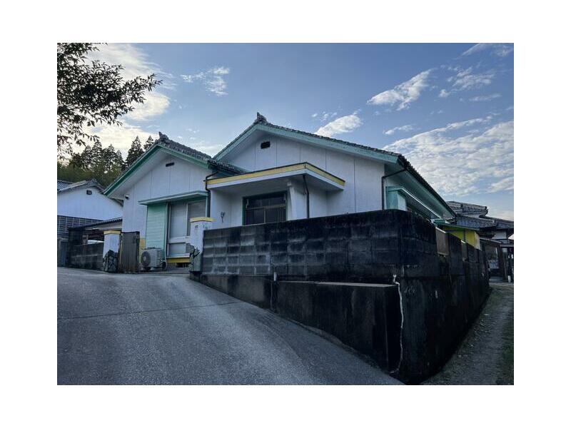 Nobeoka City, Oaza Hirano (Aburatsu Station) Single-story building 5DK