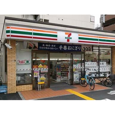 セブンイレブン 大阪難波中3丁目南店 距離:222m