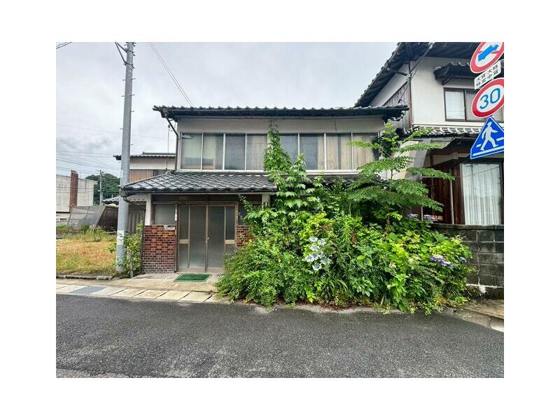 2F 7DK in Mizoguchi, Hoki-cho, Nishihaku-gun

2F, 300,000 yen