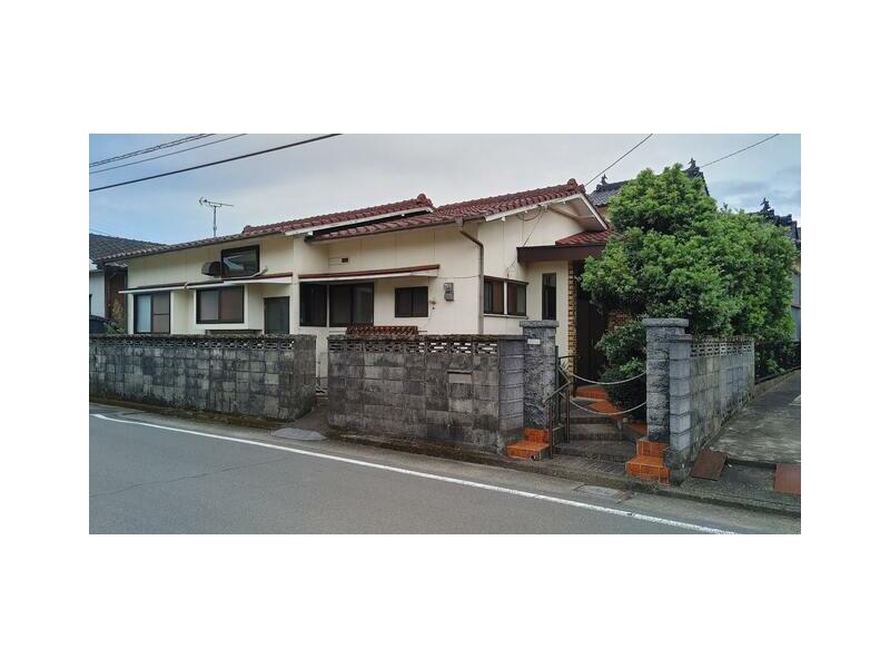 4.8 km to JR Tamana Station