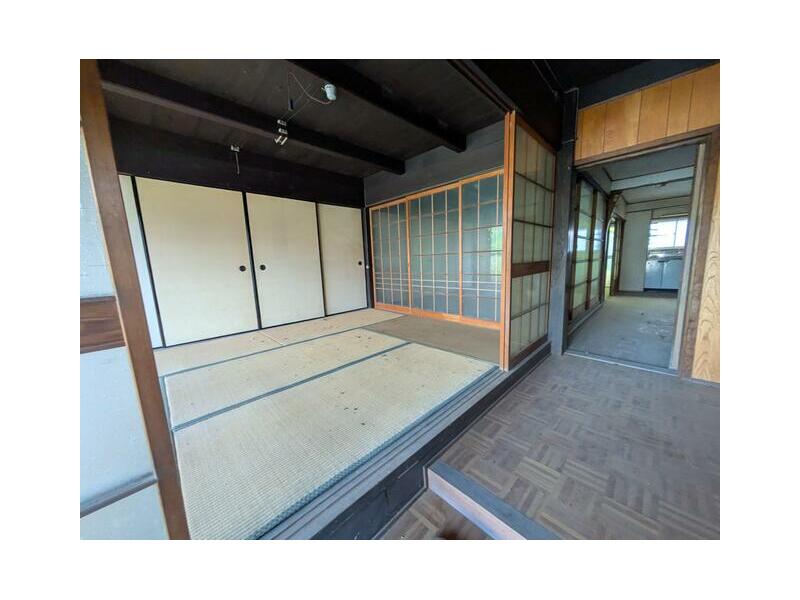 Suo-Oshima Town, Oshima District, Oaza Kuga (Obatake Station) 2-story building 5DK