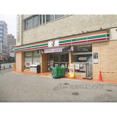 セブンイレブン　京都四条堀川店 距離：60m