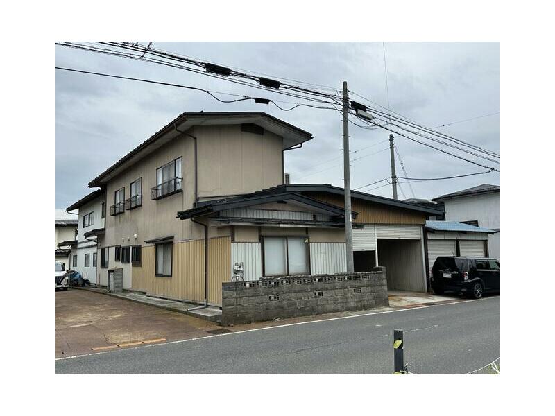Nishimurayama County, Kahoku Town, Yachi (Sakage Station) 2-story building 6LDK