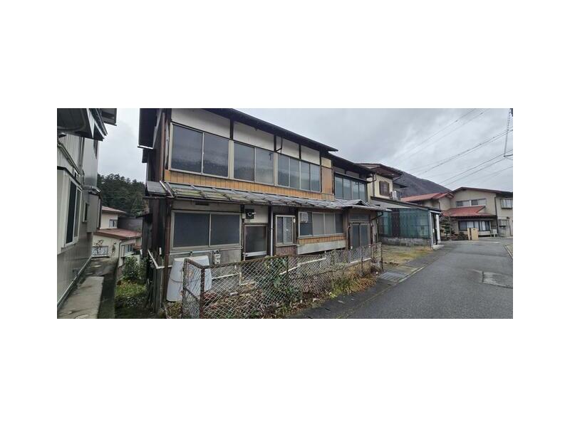 February 1972 (54 years and 1 month old)