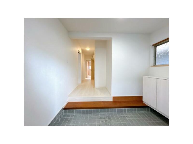 Nishifukumori-cho, Kurayoshi-shi (Kurayoshi Station) 2F 4SLDK

14,290,000 yen