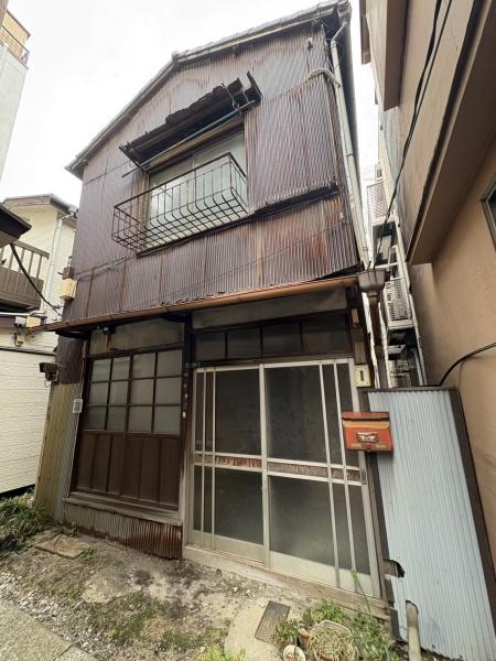 Cheap house for sale in Taito, Tokyo