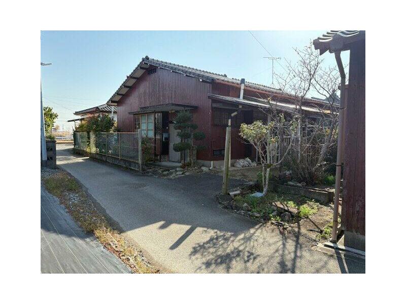 Nishikoga, Kawasoe Town, Saga City (Saga Station) Single-story building 4DK