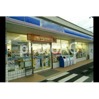 ローソン 大淀中五丁目店 距離:22m