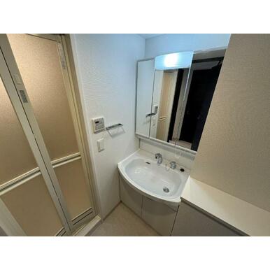 洗髪洗面化粧台