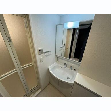 洗髪洗面化粧台