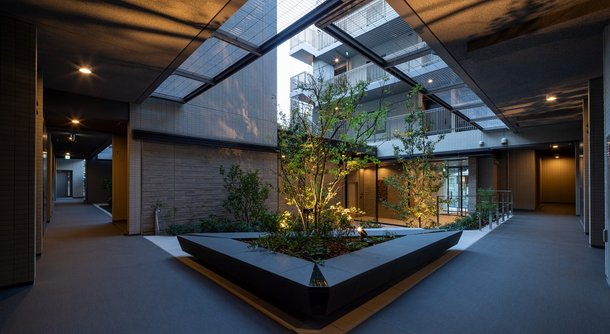 中庭竣工写真(2018年11月撮影)