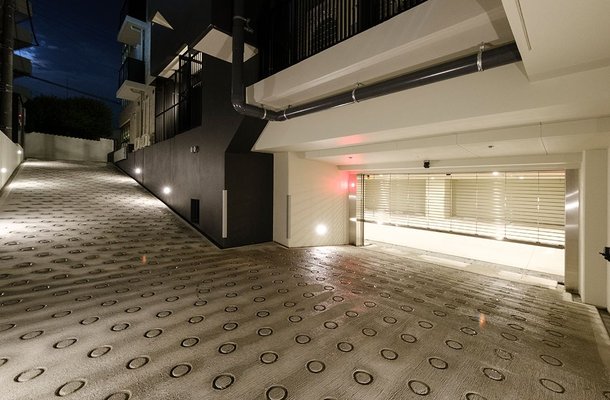 自走式地下平面駐車場