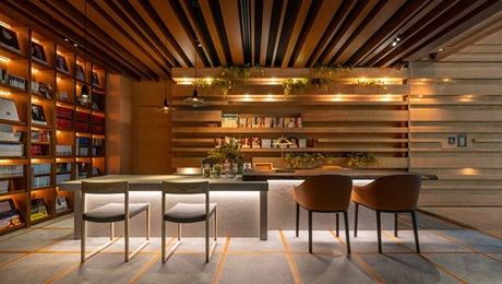 コンシェルジュデスク(2025年11月撮影)