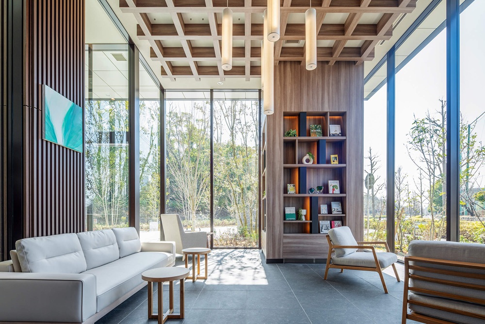 ブリーズラウンジ（東敷地）