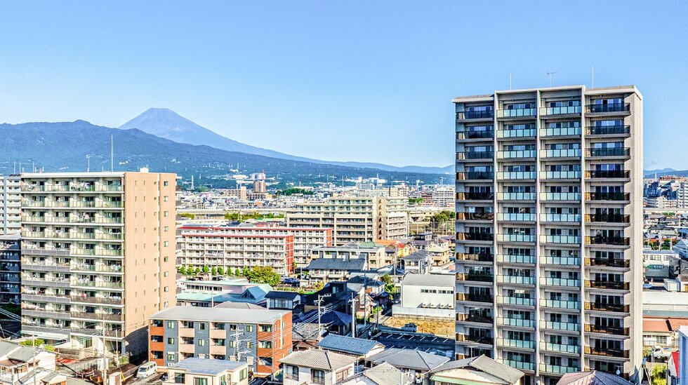 建物外観（南西側から撮影）