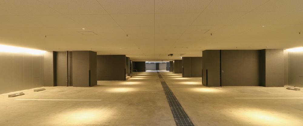 屋内平地式駐車場（地下1階）（2025年4月撮影）
