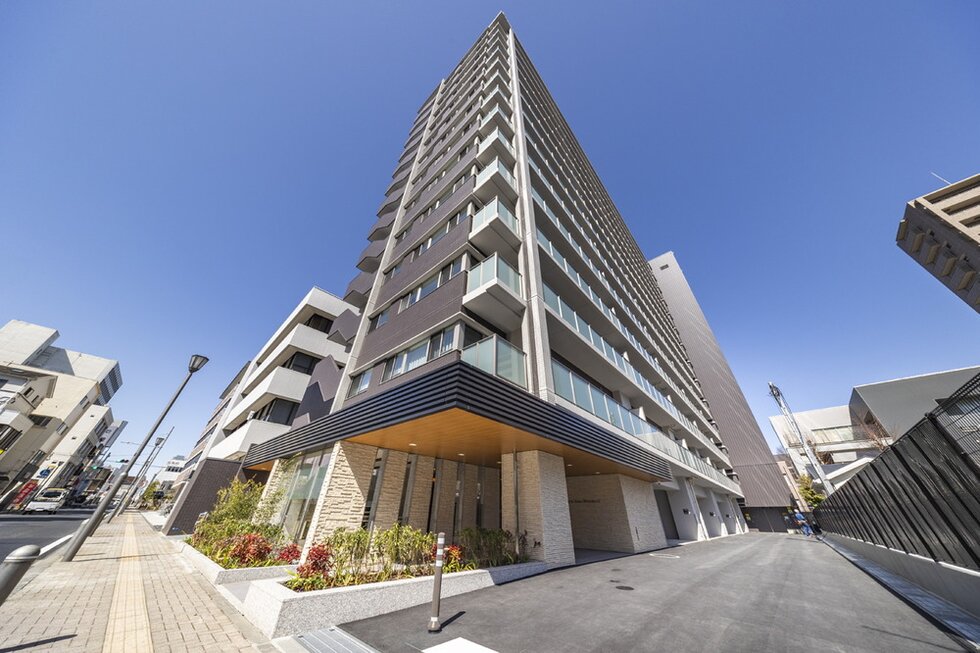 竣工写真（外観見上げ）