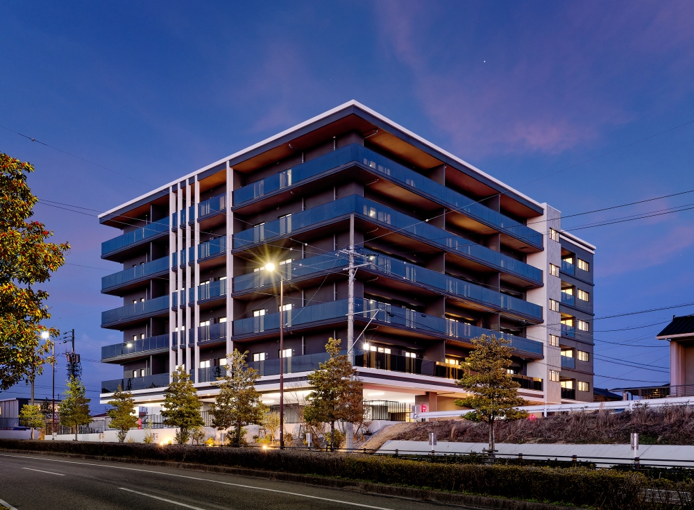 外観(夜景)南西面