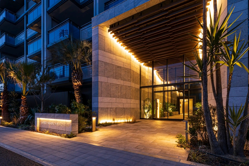 エントランスアプローチ（2026年2月撮影）