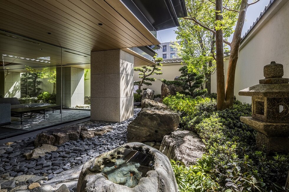 中庭（2025年3月撮影）