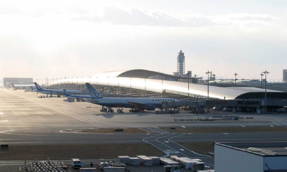 関西国際空港・大阪(伊丹)空港へ直通。
日本中へ世界へとTAKE OFF
