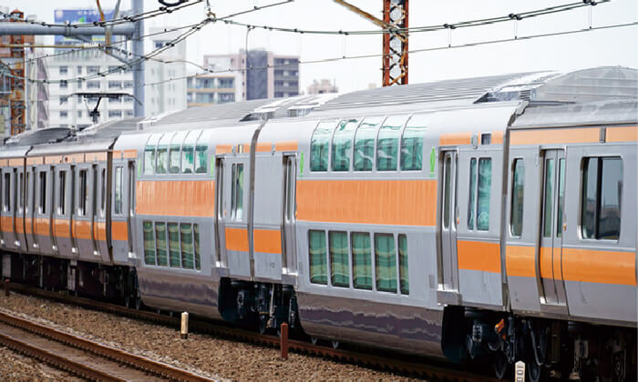 グリーン車で、ひと仕事。
移動中に快適テレワーク。