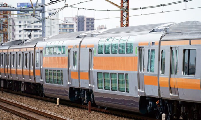 グリーン車で、ひと仕事。
移動中に快適テレワーク。