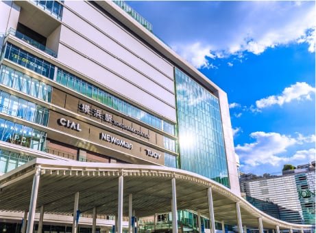 「横浜」駅まで直通8分。横浜が生活圏になる暮らし。