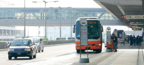 「武蔵小杉」駅から、羽田へ空港バスを利用可能。