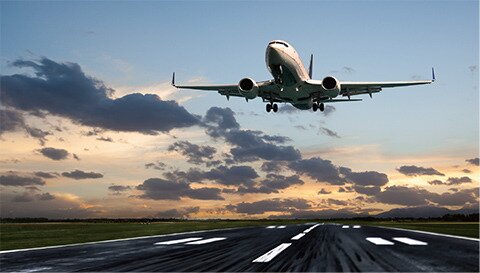 関西空港へも快速でダイレクトアクセス。