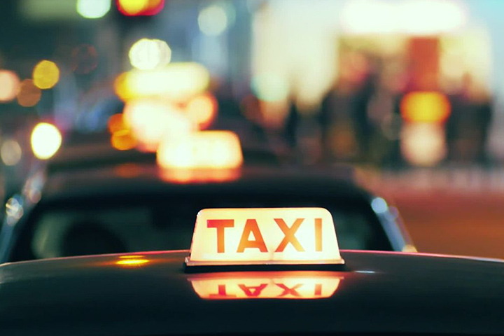 慌ただしい都心時間を、タクシーでより効率的に。