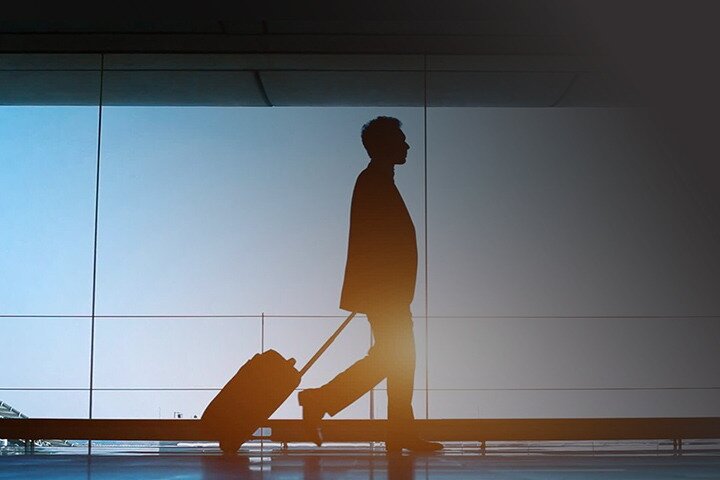 空港直結のリムジンバスを徒歩6分で利用可能。