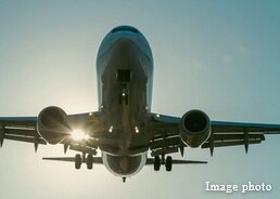 岡山駅から岡山桃太郎空港へリムジンバスで30分。
東京・羽田までは 75分。
