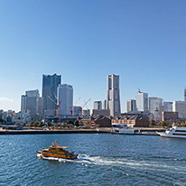 「みなとみらい」駅へ61分（53分）